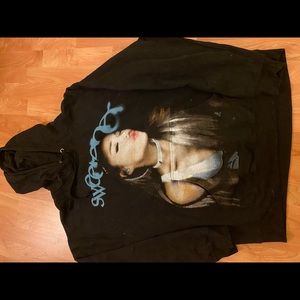 Ariana grande sweetener tour hoodie